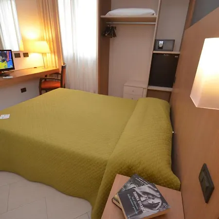 Faro Bed & Breakfast *